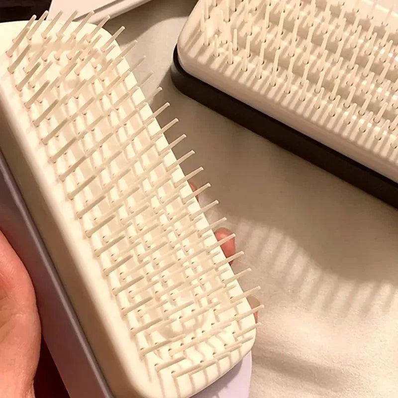 Brosse Démêlante Auto-Nettoyante